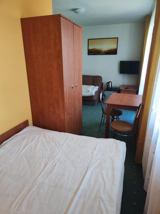 Joda Pokoje Goscinne Rewal Exterior foto